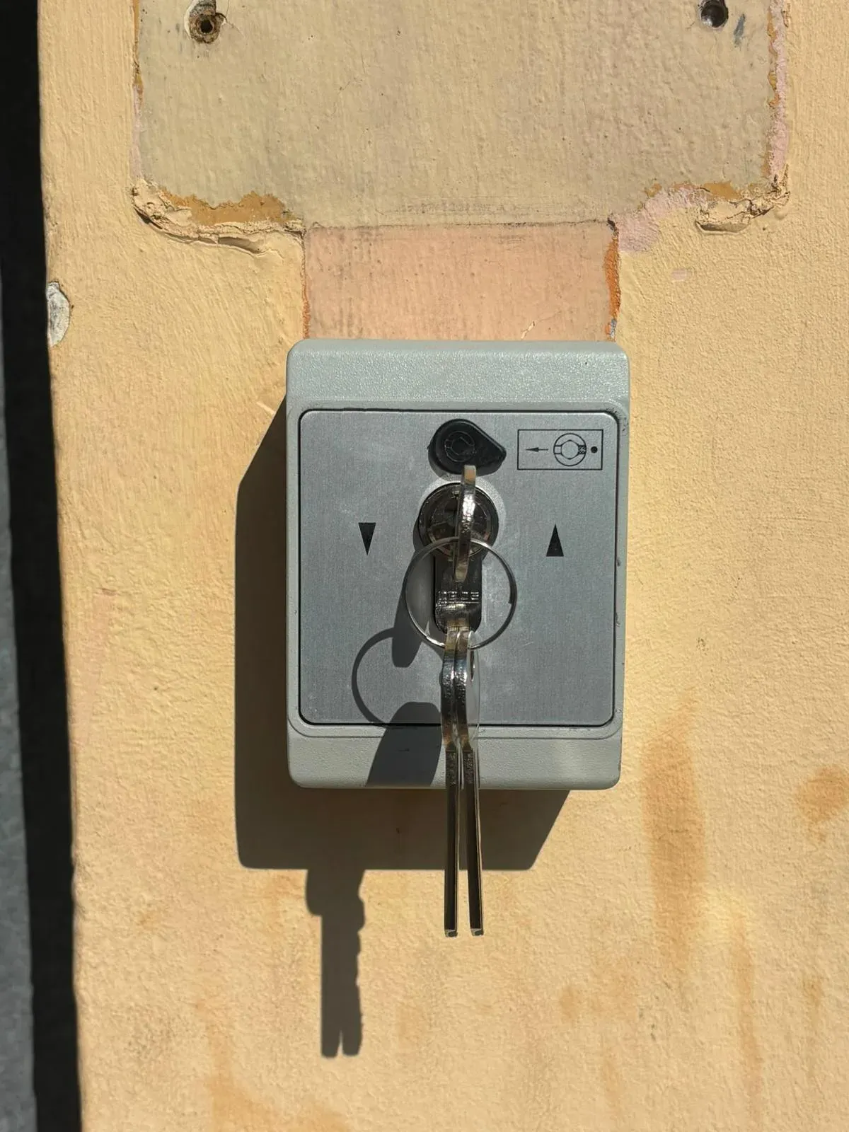 Motorisation de rideau métallique à Antony